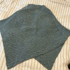 Beautiful 100% merino wool cape / shawl